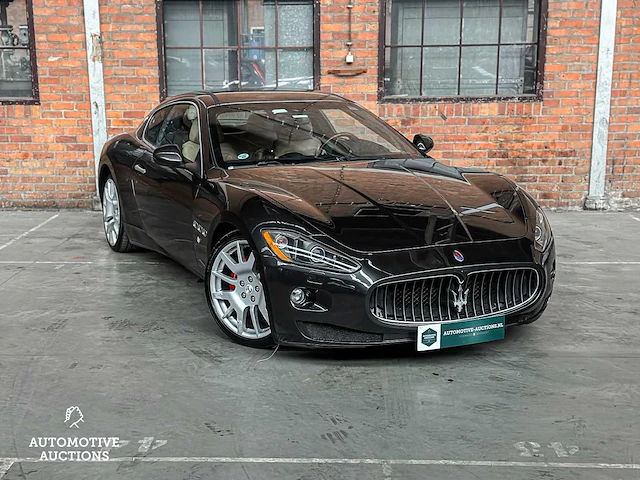 Maserati granturismo 4.2 v8 405pk 2008 youngtimer - afbeelding 2 van  59