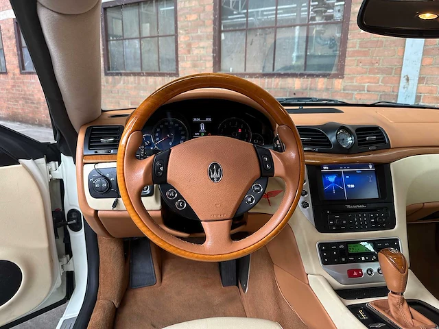 Maserati granturismo 4.2 v8 405pk 2008 youngtimer - afbeelding 20 van  45