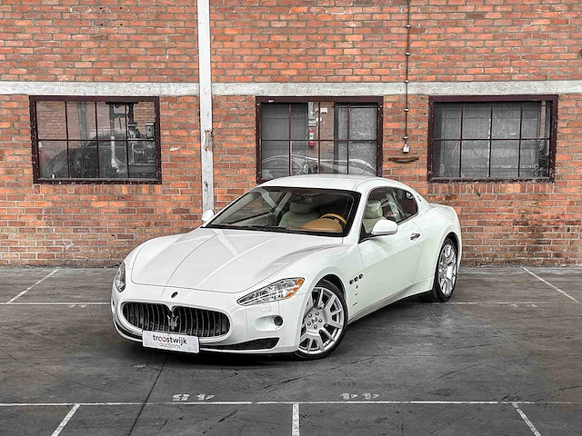 Maserati granturismo 4.2 v8 405pk 2008 youngtimer - afbeelding 4 van  45