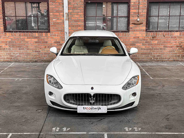 Maserati granturismo 4.2 v8 405pk 2008 youngtimer - afbeelding 6 van  45