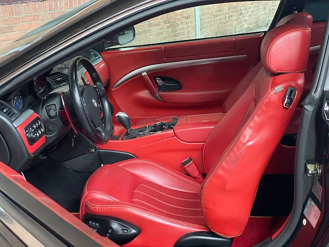 Maserati granturismo 4.2 v8 405pk 2008 youngtimer - afbeelding 23 van  47
