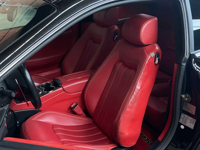 Maserati granturismo 4.2 v8 405pk 2008 youngtimer - afbeelding 24 van  47