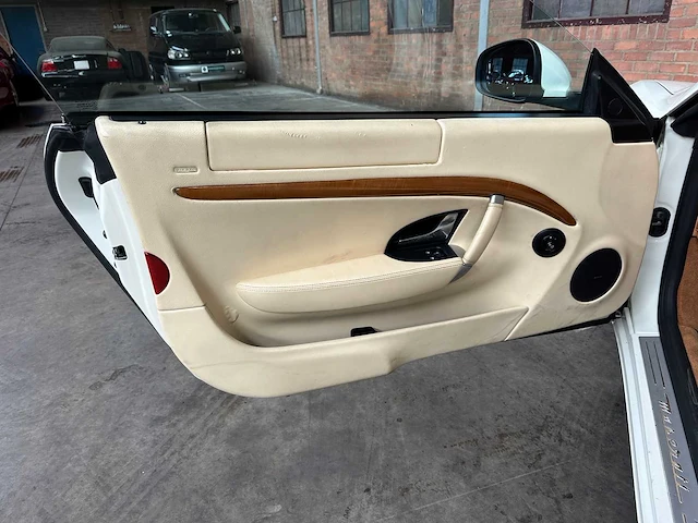 Maserati granturismo 4.2 v8 405pk 2008 youngtimer - afbeelding 25 van  45