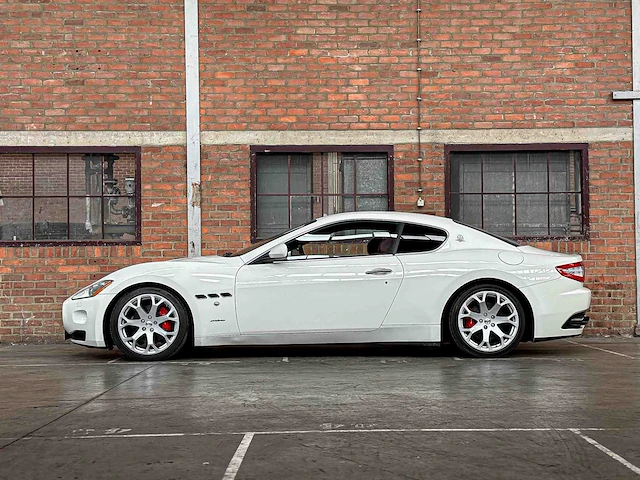 Maserati granturismo 4.2 v8 405pk 2008 youngtimer - afbeelding 9 van  44