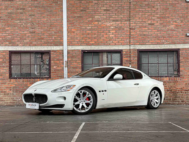 Maserati granturismo 4.2 v8 405pk 2008 youngtimer - afbeelding 1 van  44