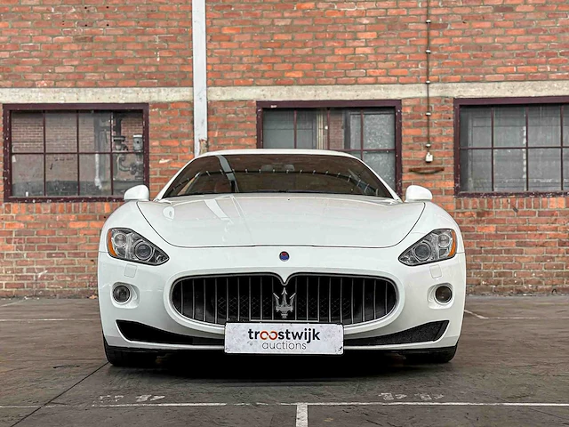 Maserati granturismo 4.2 v8 405pk 2008 youngtimer - afbeelding 40 van  44