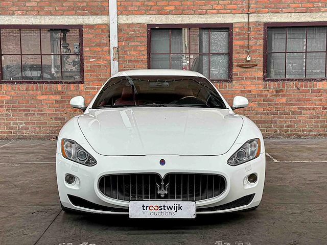 Maserati granturismo 4.2 v8 405pk 2008 youngtimer - afbeelding 41 van  44