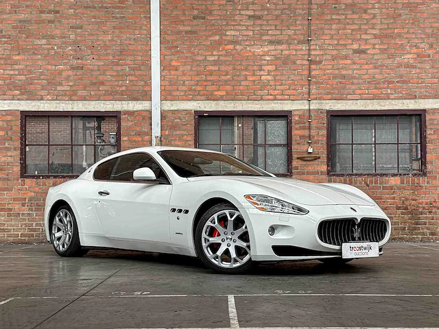 Maserati granturismo 4.2 v8 405pk 2008 youngtimer - afbeelding 42 van  44