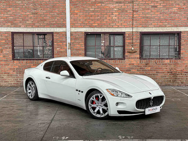 Maserati granturismo 4.2 v8 405pk 2008 youngtimer - afbeelding 43 van  44