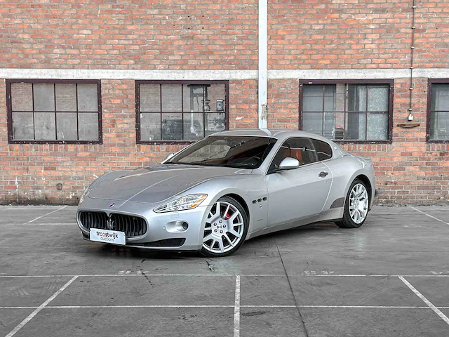Maserati granturismo 4.2 v8 405pk 2009 youngtimer - afbeelding 12 van  43