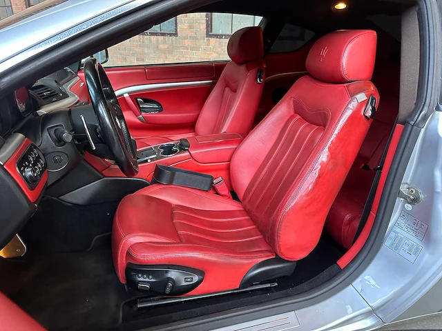 Maserati granturismo 4.2 v8 405pk 2009 youngtimer - afbeelding 31 van  43