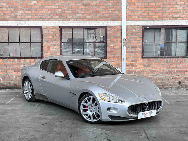 Maserati granturismo 4.2 v8 405pk 2009 youngtimer - afbeelding 42 van  43