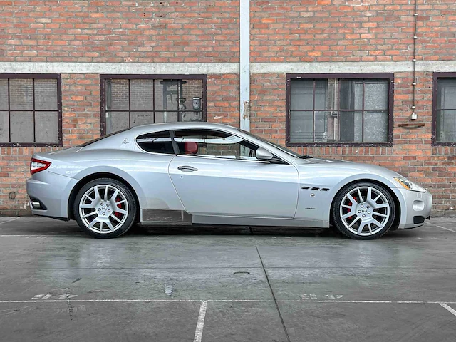 Maserati granturismo 4.2 v8 405pk 2009 youngtimer - afbeelding 43 van  43