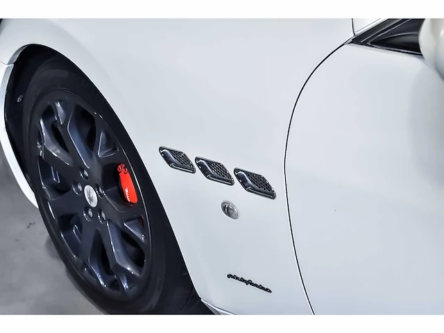 Maserati granturismo coupe 4.2l v8 - 2013 - afbeelding 35 van  83