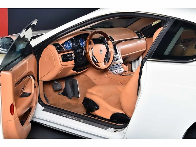 Maserati granturismo coupe 4.2l v8 - 2013 - afbeelding 48 van  83