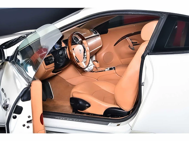 Maserati granturismo coupe 4.2l v8 - 2013 - afbeelding 49 van  83