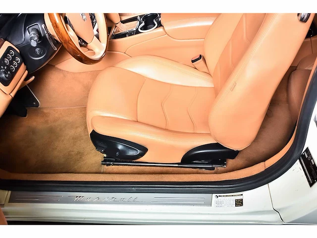 Maserati granturismo coupe 4.2l v8 - 2013 - afbeelding 50 van  83