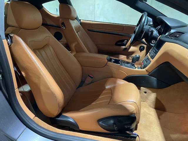 Maserati granturismo s 4.7 v8 439pk 2009, n-497-gh - afbeelding 38 van  47