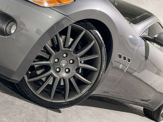 Maserati granturismo s 4.7 v8 439pk 2009, n-497-gh - afbeelding 34 van  47