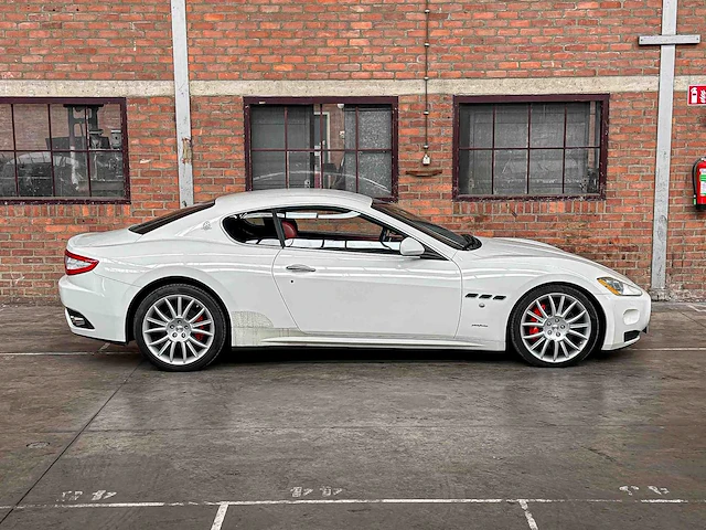 Maserati granturismo s 4.7 v8 440pk 2009 youngtimer - afbeelding 2 van  44