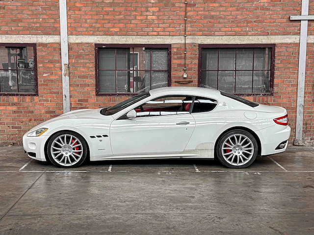 Maserati granturismo s 4.7 v8 440pk 2009 youngtimer - afbeelding 10 van  44