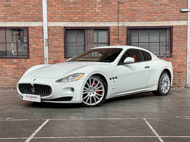 Maserati granturismo s 4.7 v8 440pk 2009 youngtimer - afbeelding 1 van  44