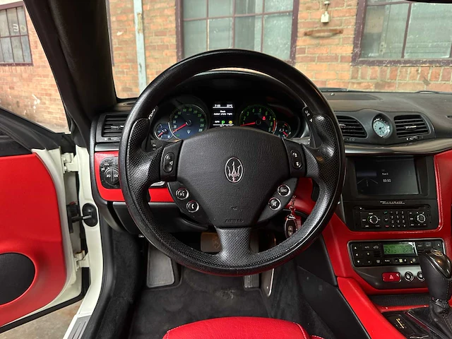 Maserati granturismo s 4.7 v8 440pk 2009 youngtimer - afbeelding 13 van  44