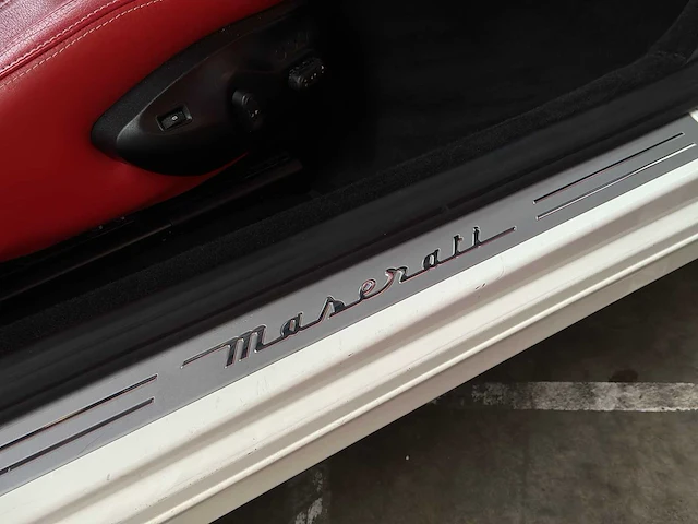 Maserati granturismo s 4.7 v8 440pk 2009 youngtimer - afbeelding 33 van  44