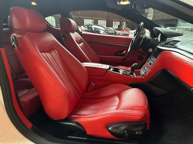Maserati granturismo s 4.7 v8 440pk 2009 youngtimer - afbeelding 35 van  44