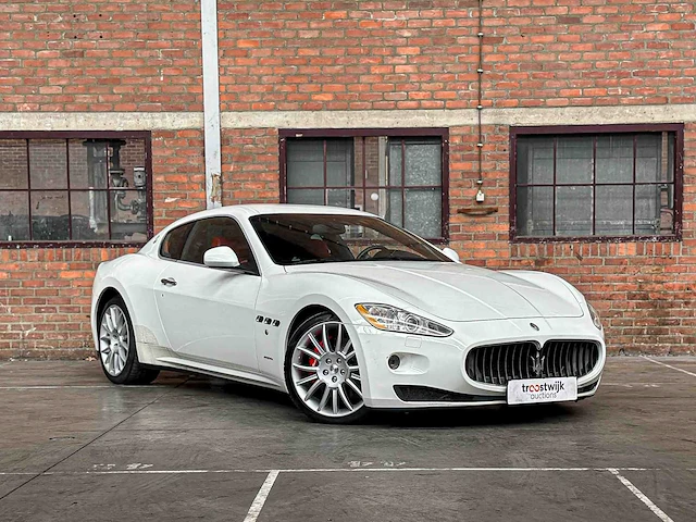 Maserati granturismo s 4.7 v8 440pk 2009 youngtimer - afbeelding 42 van  44