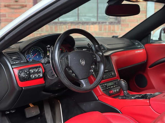 Maserati granturismo s 4.7 v8 440pk 2009 youngtimer - afbeelding 11 van  44
