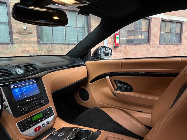 Maserati granturismo s 4.7 v8 440pk mc shift 33.000km 2009 youngtimer - afbeelding 19 van  42