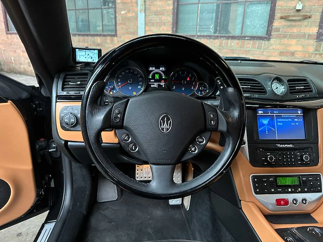 Maserati granturismo s 4.7 v8 440pk mc shift 33.000km 2009 youngtimer - afbeelding 10 van  42