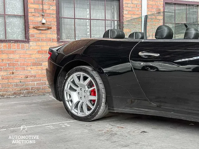 Maserati granturismo spyder 4.2 v8 402pk 2010 - afbeelding 10 van  52
