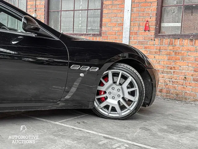 Maserati granturismo spyder 4.2 v8 402pk 2010 - afbeelding 18 van  52