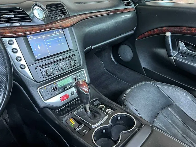 Maserati granturismo spyder 4.2 v8 402pk 2010 - afbeelding 33 van  52