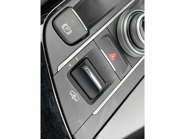 Maserati levante 3.0 v6 awd - 2019 | k-250-dr - afbeelding 32 van  39