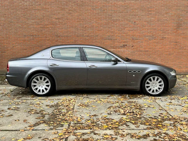 Maserati quattroporte 4.2, automaat, 21-xrl-9 - afbeelding 14 van  16