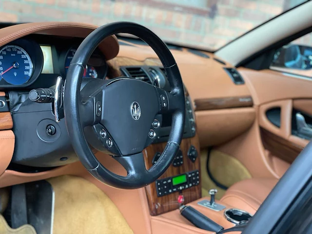 Maserati quattroporte 4.2 v8 400pk 2004 youngtimer - afbeelding 8 van  40