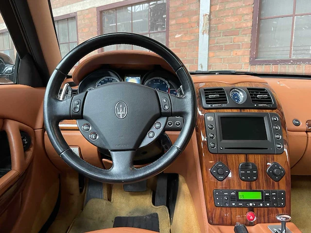 Maserati quattroporte 4.2 v8 400pk 2004 youngtimer - afbeelding 10 van  40