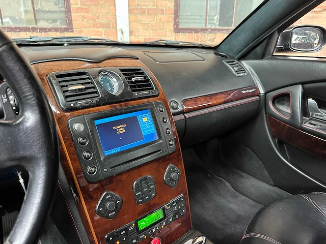 Maserati quattroporte 4.2 v8 400pk 2005 -youngtimer- - afbeelding 20 van  42