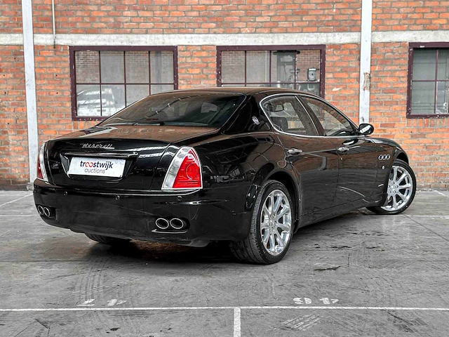 Maserati quattroporte 4.2 v8 400pk 2005 -youngtimer- - afbeelding 2 van  42