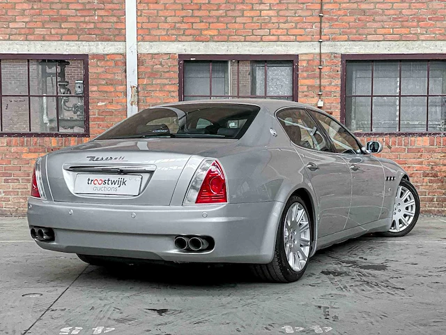 Maserati quattroporte 4.2 v8 400pk 2006 youngtimer - afbeelding 2 van  43