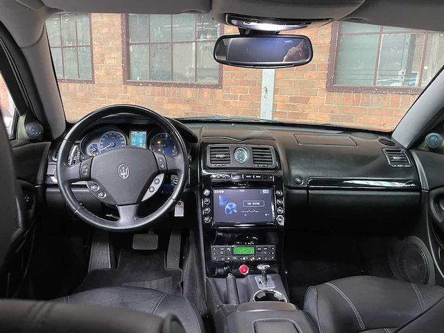 Maserati quattroporte 4.2 v8 400pk 2006 youngtimer - afbeelding 11 van  43