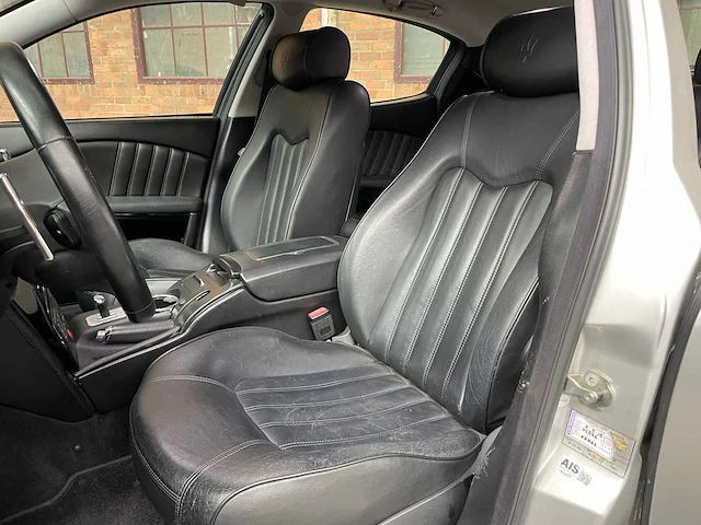 Maserati quattroporte 4.2 v8 400pk 2006 youngtimer - afbeelding 32 van  43