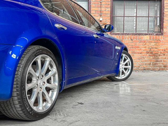 Maserati quattroporte 4.2 v8 400pk 2008 (43.000 km) youngtimer -automaat- - afbeelding 18 van  51