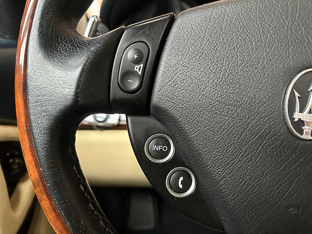 Maserati quattroporte 4.2 v8 400pk 2008 (43.000 km) youngtimer -automaat- - afbeelding 31 van  51