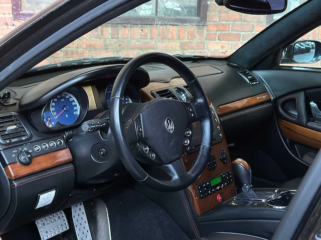 Maserati quattroporte 4.2 v8 400pk zf -automaat- 2007 youngtimer - afbeelding 11 van  47