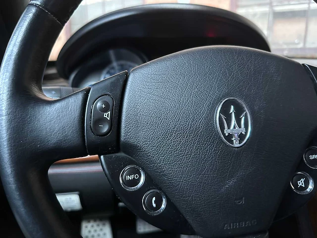 Maserati quattroporte 4.2 v8 400pk zf -automaat- 2007 youngtimer - afbeelding 16 van  47