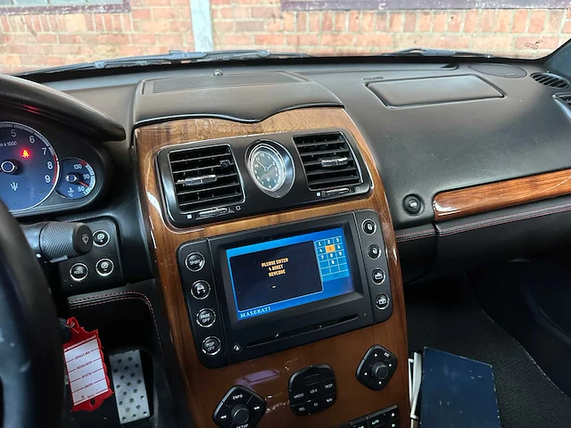 Maserati quattroporte 4.2 v8 400pk zf -automaat- 2007 youngtimer - afbeelding 22 van  47
